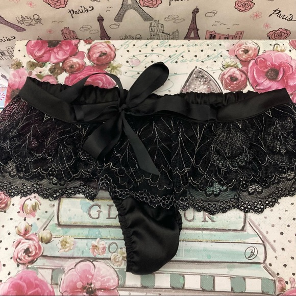 Frederick’s of Hollywood The Premier Panty Collection Black Skirted Thong - Picture 11 of 12